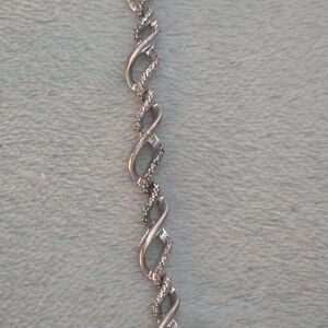 Elegant Silver Women's Bracelet With Blue Acent Diamonds
